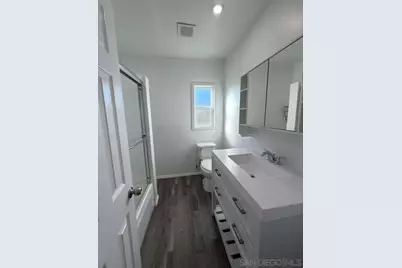  325 W 83rd St, Los Angeles, CA 90003 - Photo 6