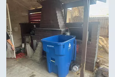  800 W 99th Street, Los Angeles, CA 90044 - Photo 22