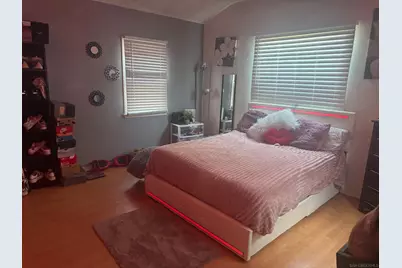  800 W 99th Street, Los Angeles, CA 90044 - Photo 36