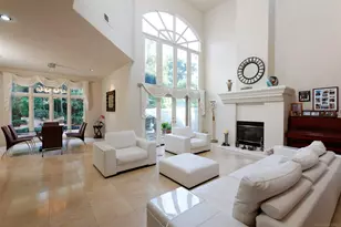 9768 Claiborne Square, La Jolla, CA 92037 - Photo 2