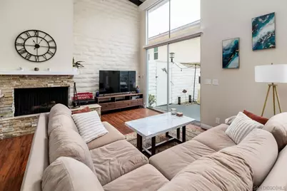  2544 Navarra Dr #4, Carlsbad, CA 92009 - Photo 2