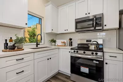  948 Emma, Cardiff by the Sea, CA 92007 - Photo 28