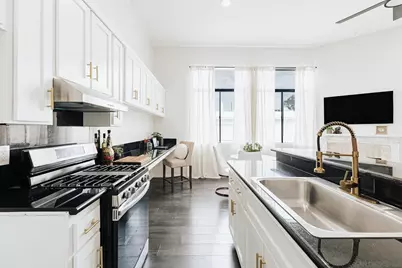  4652 Don Lorenzo Dr #A, Los Angeles, CA 90008 - Photo 12