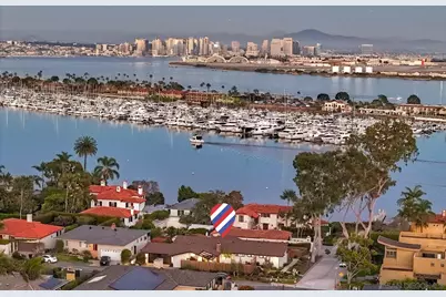  2980 Nichols St, San Diego, CA 92106 - Photo 2