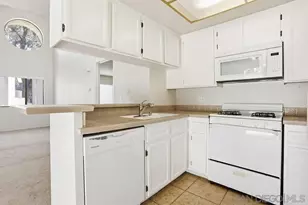 333 N Melore Dr, Vista, CA 92083 - Photo 14