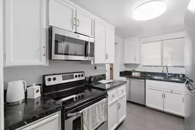  3770 Crown Point #103, Pacific Beach, CA 92109 - Photo 8