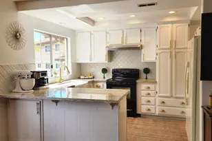 4050 Porte de Palmas, San Diego, CA 92122 - Photo 16