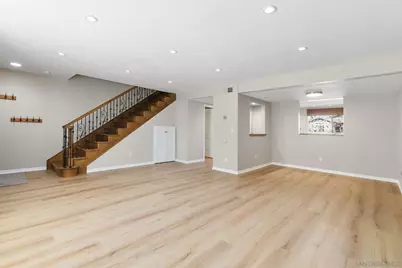  835 E Ave #B, Coronado, CA 92118 - Photo 8