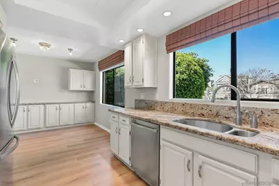  835 E Ave #B, Coronado, CA 92118 - Photo 14