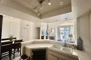 640 Camino De La Reina, San Diego, CA 92108 - Photo 8
