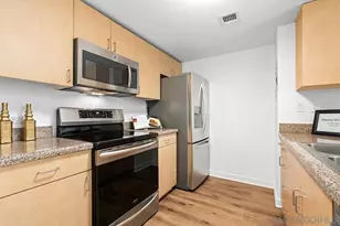 425 W Beech St, San Diego, CA 92101 - Photo 14