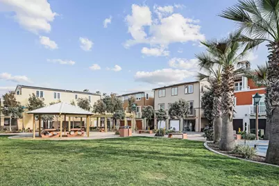  810 Santa Barbara Pl, San Diego, CA 92109 - Photo 28