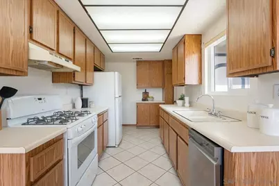  5103 Mandarin Dr, Oceanside, CA 92056 - Photo 8