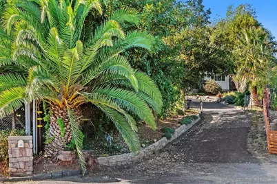  320 Beaumont Dr., Vista, CA 92084 - Photo 4