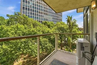  935 Genter #305, La Jolla, CA 92037 - Photo 18