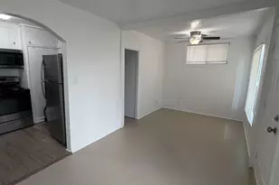 819 Seagirt Ct, San Diego, CA 92109 - Photo 6