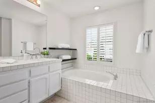 5117 Renaissance Ave, San Diego, CA 92122 - Photo 26