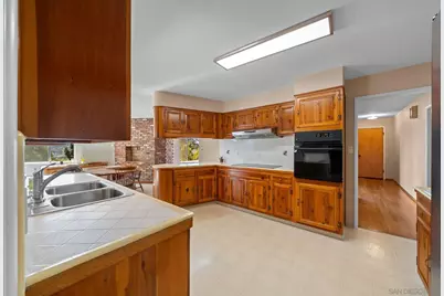  3958 Kenwood Dr, Spring Valley, CA 91977 - Photo 8