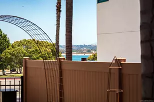 3634 Crown Point Dr, San Diego, CA 92109 - Photo 2