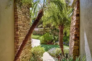 6061 Greenhedge Row, La Jolla, CA 92037 - Photo 2