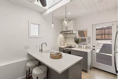  2313 Manchester Ave, Cardiff by the Sea, CA 92007 - Photo 18
