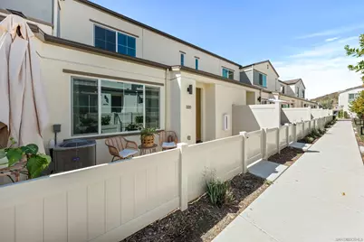  320 Satsuma Trail, Fallbrook, CA 92028 - Photo 2