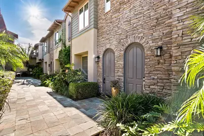  1056 Pearl St #14, La Jolla, CA 92037 - Photo 2