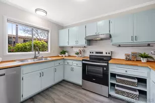 4264 Loma Riviera Ln, San Diego, CA 92110 - Photo 2