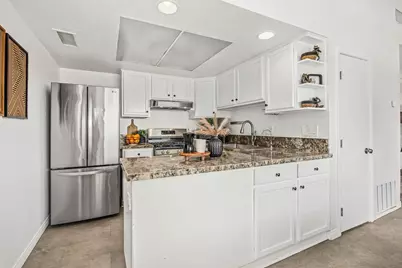  2251 Famosa Blvd #B, San Diego, CA 92107 - Photo 8