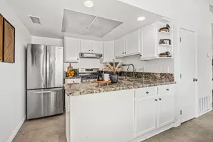 2251 Famosa Blvd, San Diego, CA 92107 - Photo 8