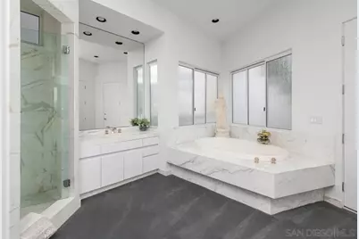  25 Green Turtle Rd, Coronado, CA 92118 - Photo 30