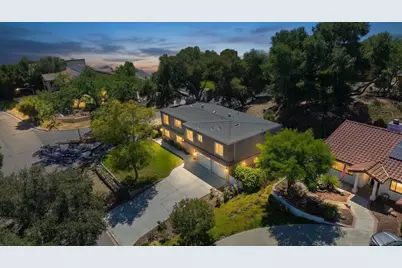  28108 Mountain Meadow Road, Escondido, CA 92026 - Photo 2