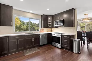 28108 Mountain Meadow Rd, Escondido, CA 92026 - Photo 2