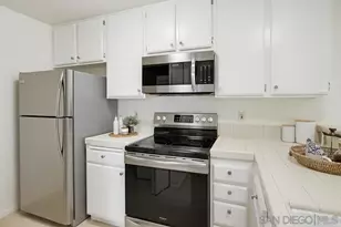 4235 Porte de Palmas, San Diego, CA 92122 - Photo 16