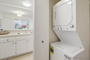 4235 Porte de Palmas, San Diego, CA 92122 - Photo 18