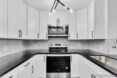  850 State St, San Diego, CA 92101 - Photo 8