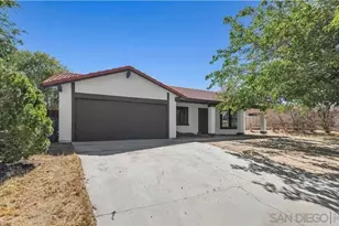37130 Casa Verde Dr, Palmdale, CA 93550 - Photo 2