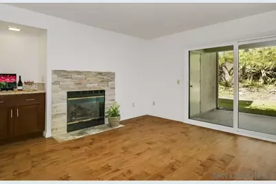  7301 Calle De Fuentes, Carlsbad, CA 92009 - Photo 8