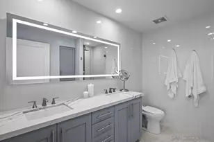 700 W E St, San Diego, CA 92101 - Photo 32