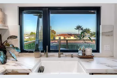  2980 Nichols St, San Diego, CA 92106 - Photo 2