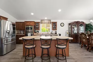 8975 Lawrence Welk Dr, Escondido, CA 92026 - Photo 10