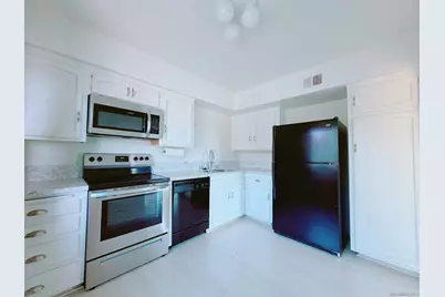  6832 Hyde Park Dr #E, San Diego, CA 92119 - Photo 8
