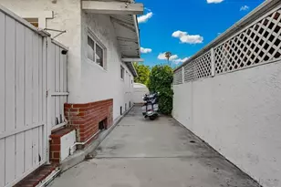 206 N Wilton Pl, Los Angeles, CA 90004 - Photo 10