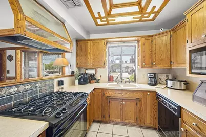  9427 W Heaney Circle, Santee, CA 92071 - Photo 10