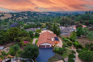 1036 Capra Way, Fallbrook, CA 92028 - Photo 2