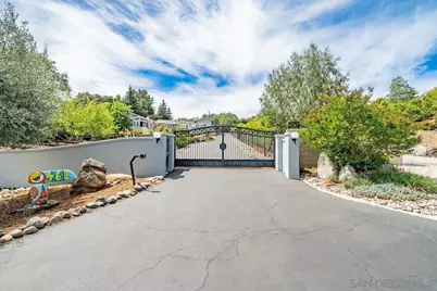  460 Rancho Camino, Fallbrook, CA 92028 - Photo 2