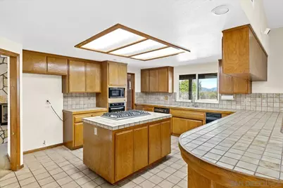 17648 Valle Verde Rd, Poway, CA 92064 - Photo 12
