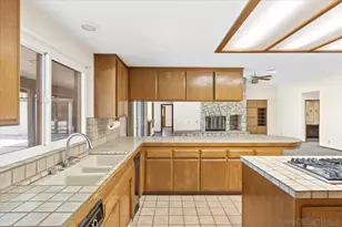 17648 Valle Verde Rd, Poway, CA 92064 - Photo 12