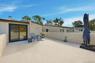 8963 Caminito Fresco, La Jolla, CA 92037 - Photo 32