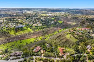 16574 Zumaque, Rancho Santa Fe, CA 92067 - Photo 24